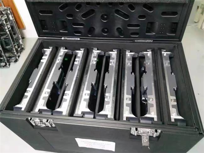 機(jī)柜背面 機(jī)柜背面